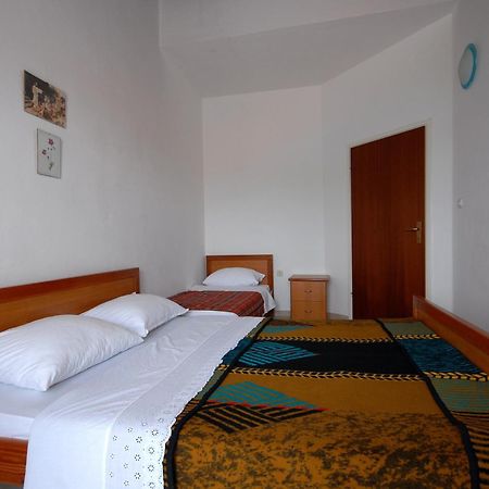 Apartments And Rooms With A Swimming Pool Kali, Ugljan - 14083 Номер фото