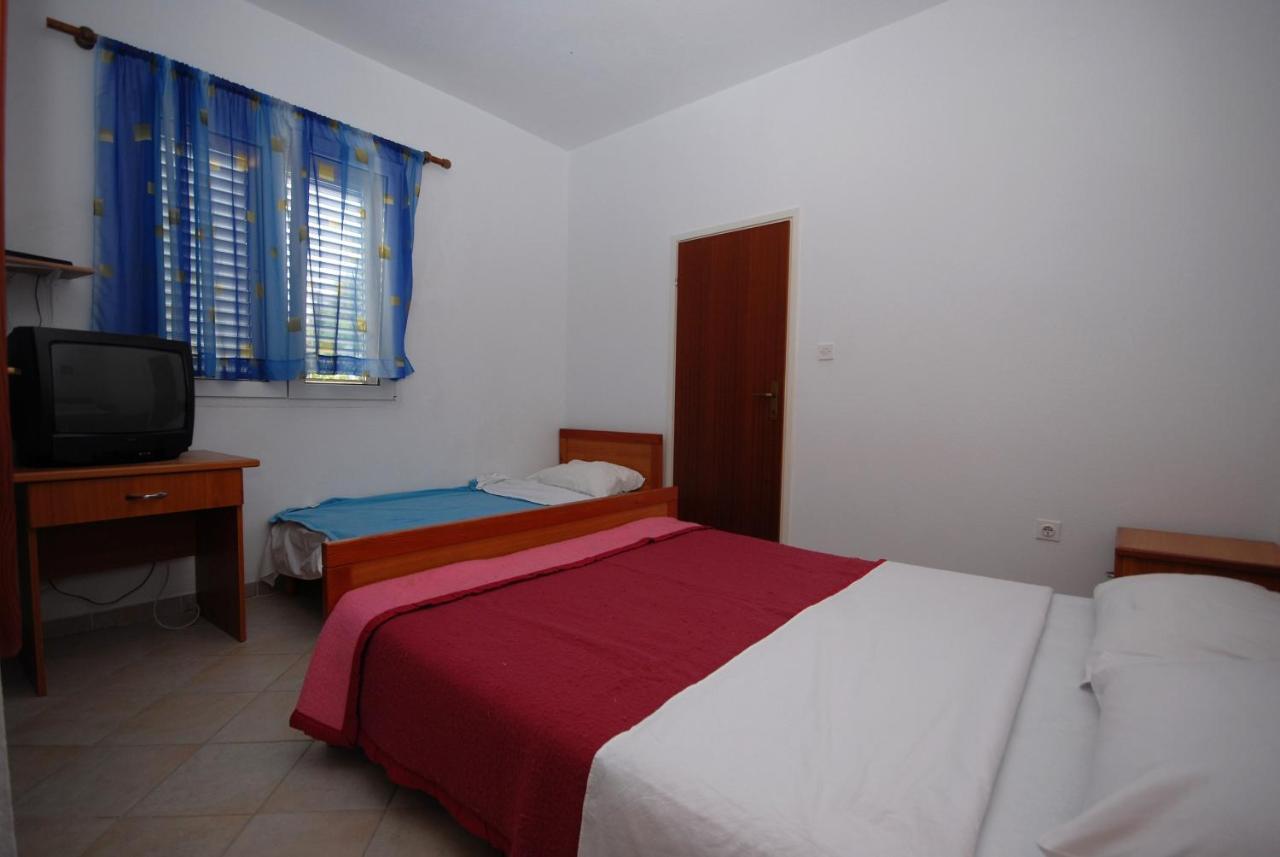 Apartments And Rooms With A Swimming Pool Kali, Ugljan - 14083 Екстер'єр фото
